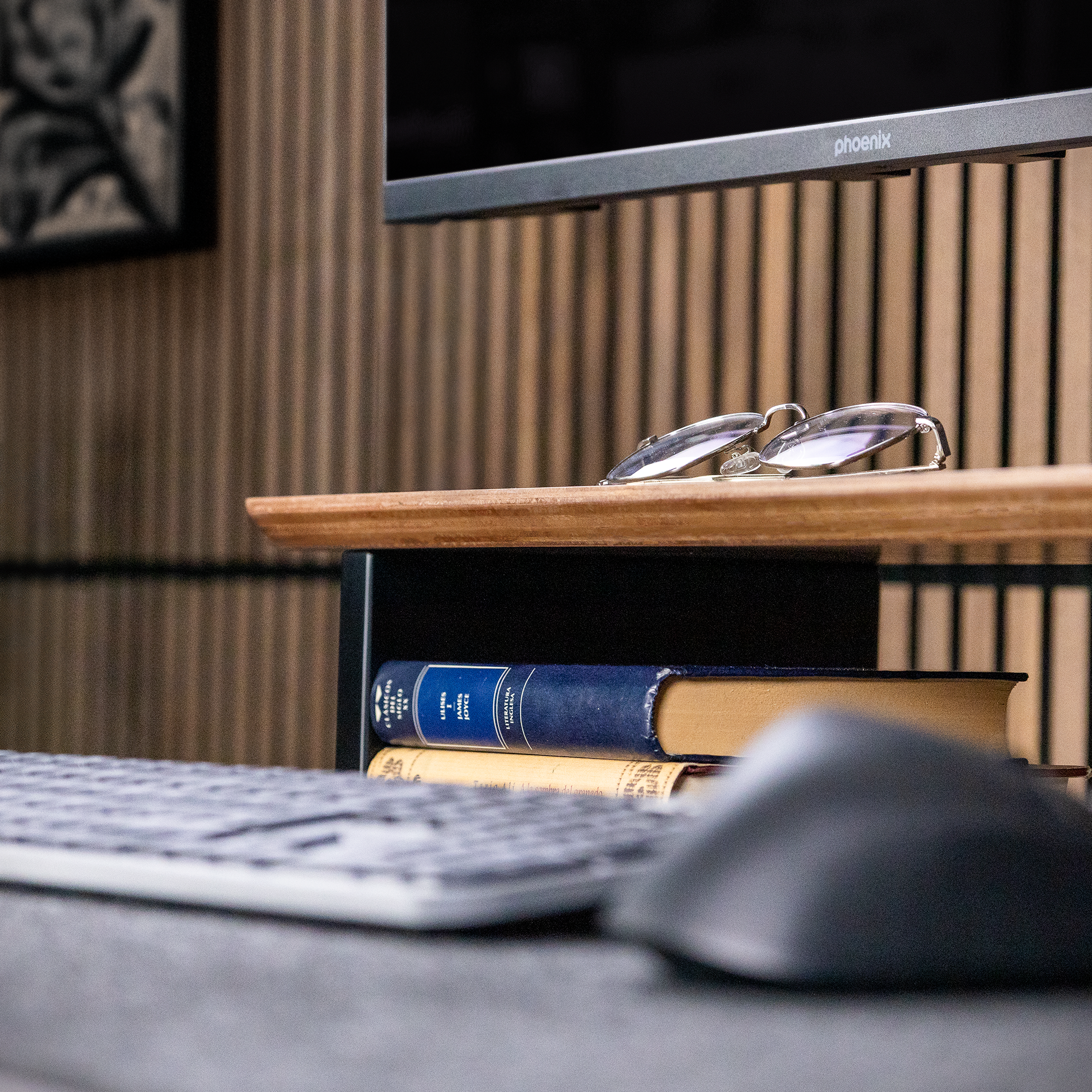 Oakywood Dual Desk Shelf Monitor iMac Stand Walnut/WHT Oakywood Dual Desk Shelf Monitor iMac Stand Walnut/WHT
